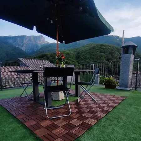 Casa Vacanze Al Colletto - Con Terrazza Panoramica In Centro Storico Vagli di Sotto Exterior photo